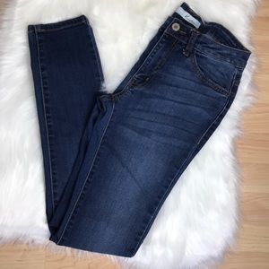 Kancan medium wash skinny jeans size 26